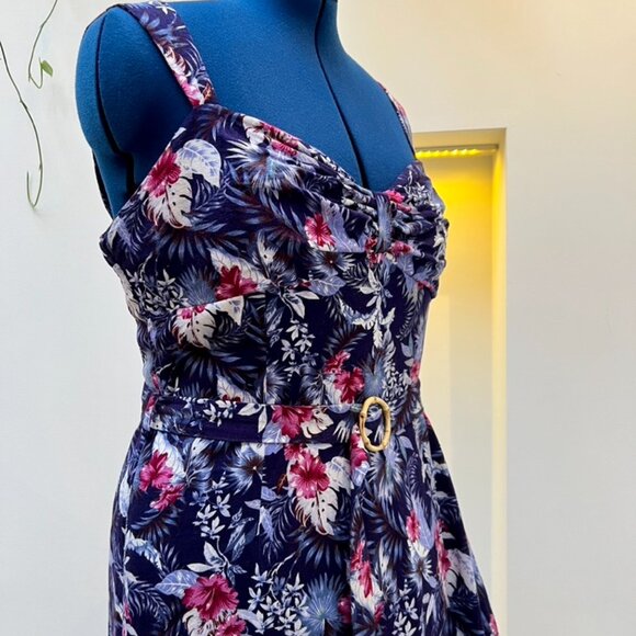 Hawaiian Hisbiscus Tiki Sarong Dress in 2XL from Collectif - Picture 6 of 11